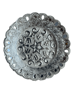 Silver plated plastic decorative plates small with flower design (Pack of 8pcs) Silver plated plastic decorative plates small with flower design (Pack of 8pcs)